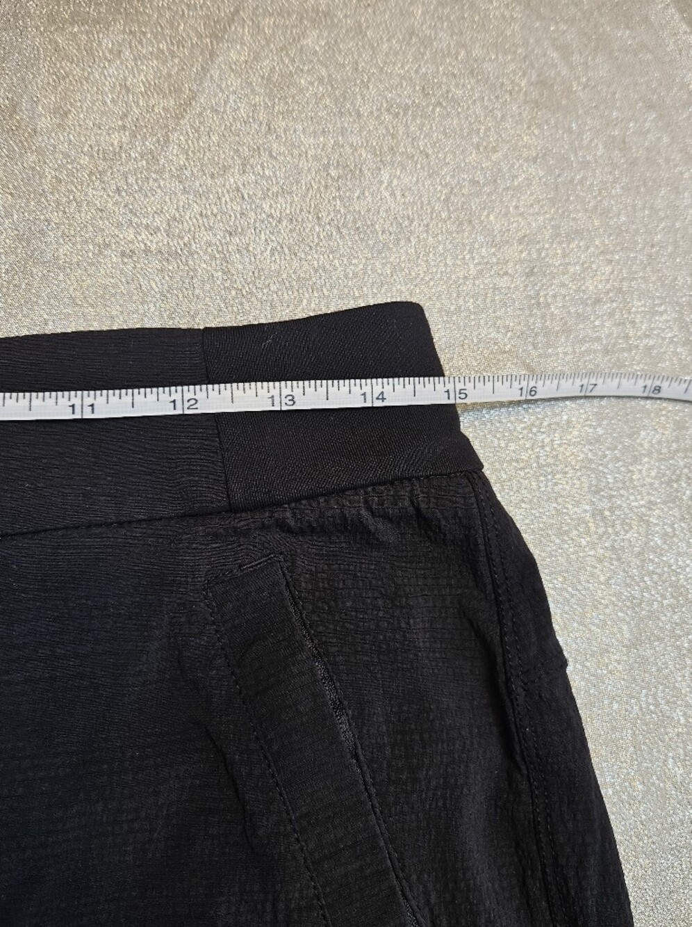 Athleta Black Hiking Shorts Size 6 - Picture 6 of 6